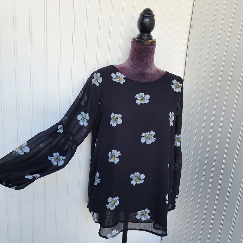 NWOT Ann Taylor Romanced  Blouse Black White Floral Long Sleeve Flare Sz M